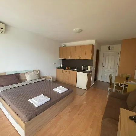 студиа Sunny Noks